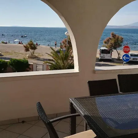 Prestiz Na Poschodi Apartment Vir
