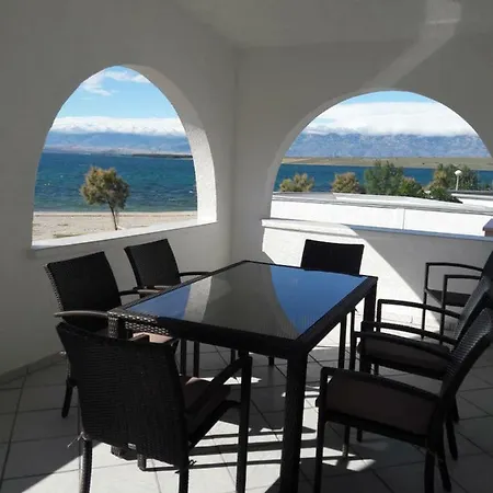 Prestiz Na Poschodi Apartment Vir
