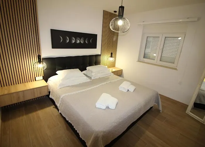 Prestiz Na Poschodi Apartment Vir